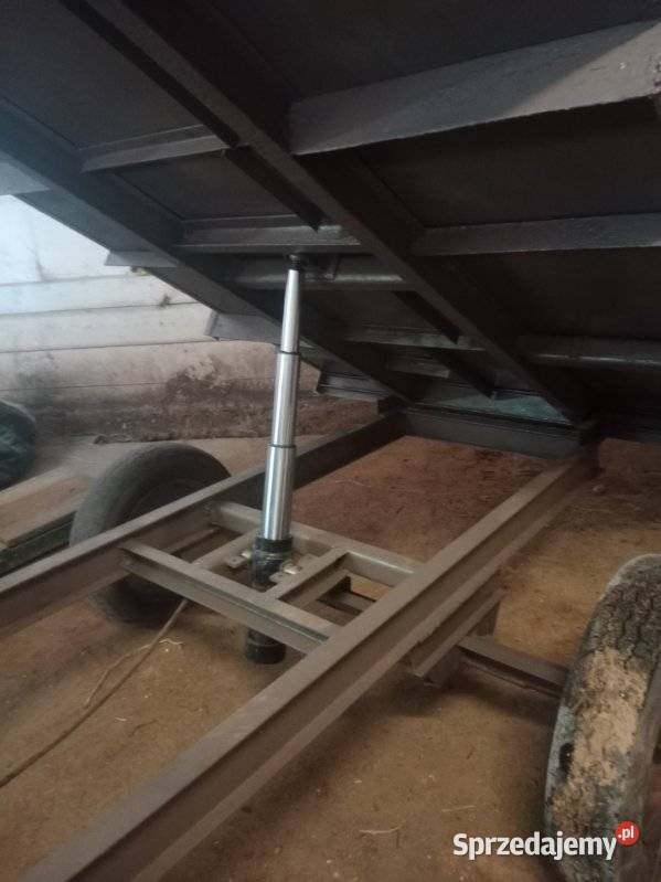 Sprzedam przyczepę jednoosiową wywrotkę Dębica