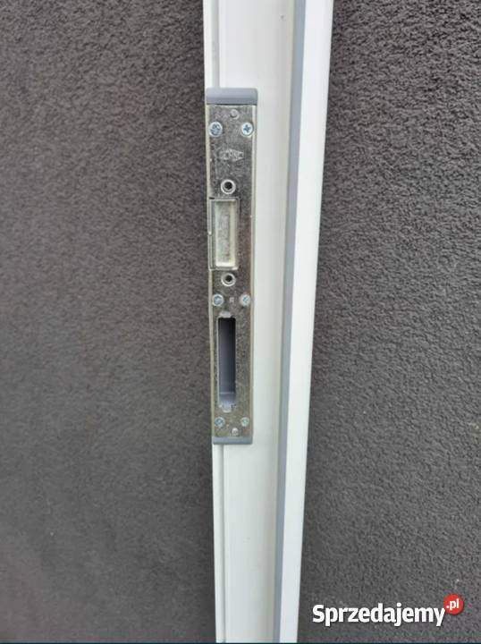 Ozdobne drzwi PCV 100x210 wzmacniane białe