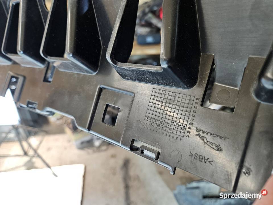 JAGUAR IPACE ŚLIZG WZMOCNIENIE GÓRNE ZDERZAKA osobowe Międzychód sprzedam