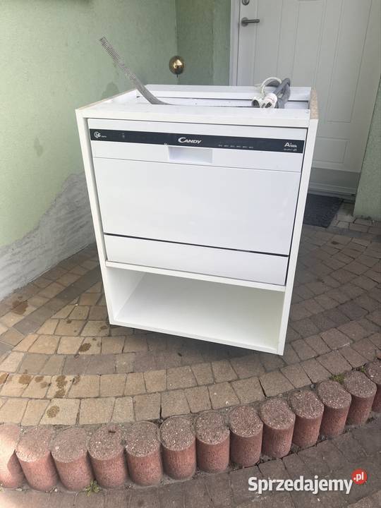 Zmywarka nablatowa w sztafce