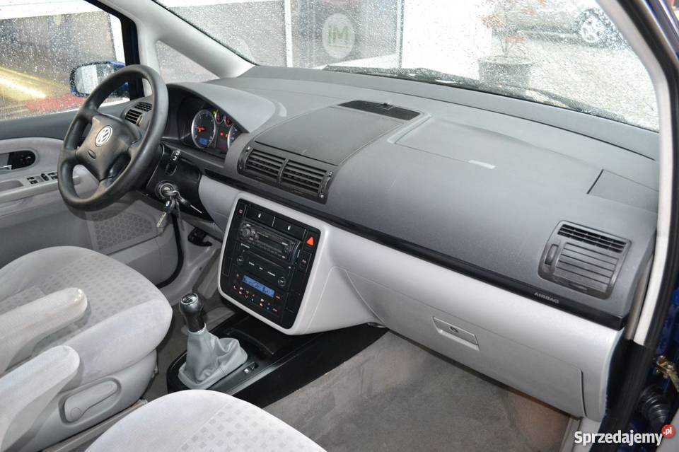 Volkswagen Sharan granatowy