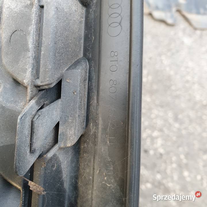 AUDI A5 8T KRATKA ZDERZAKA PRAWA 8T0807682H Łochowice