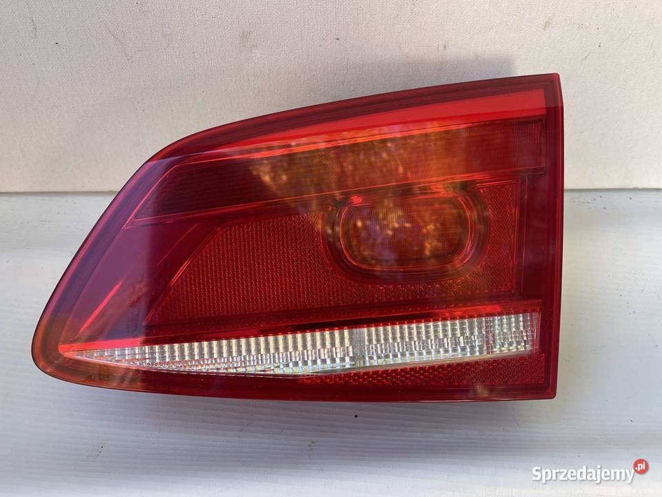 VW PASSAT B7 KOMBI PRAWA LAMPA W KLAPĘ Ostroróg
