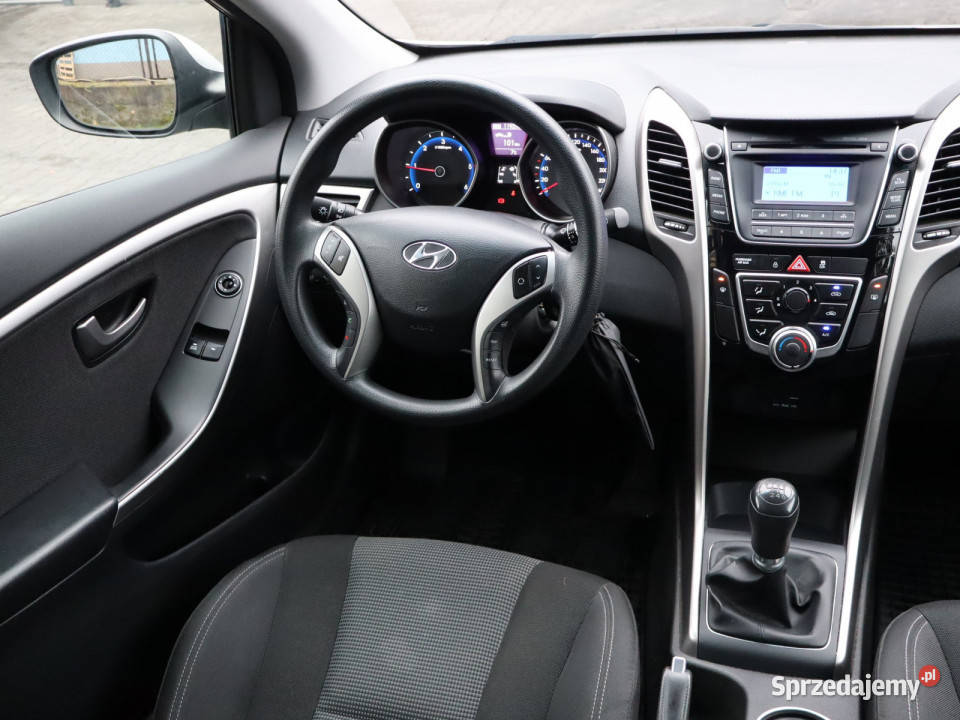 Hyundai i30 16 CRDi srebrny śląskie sprzedam