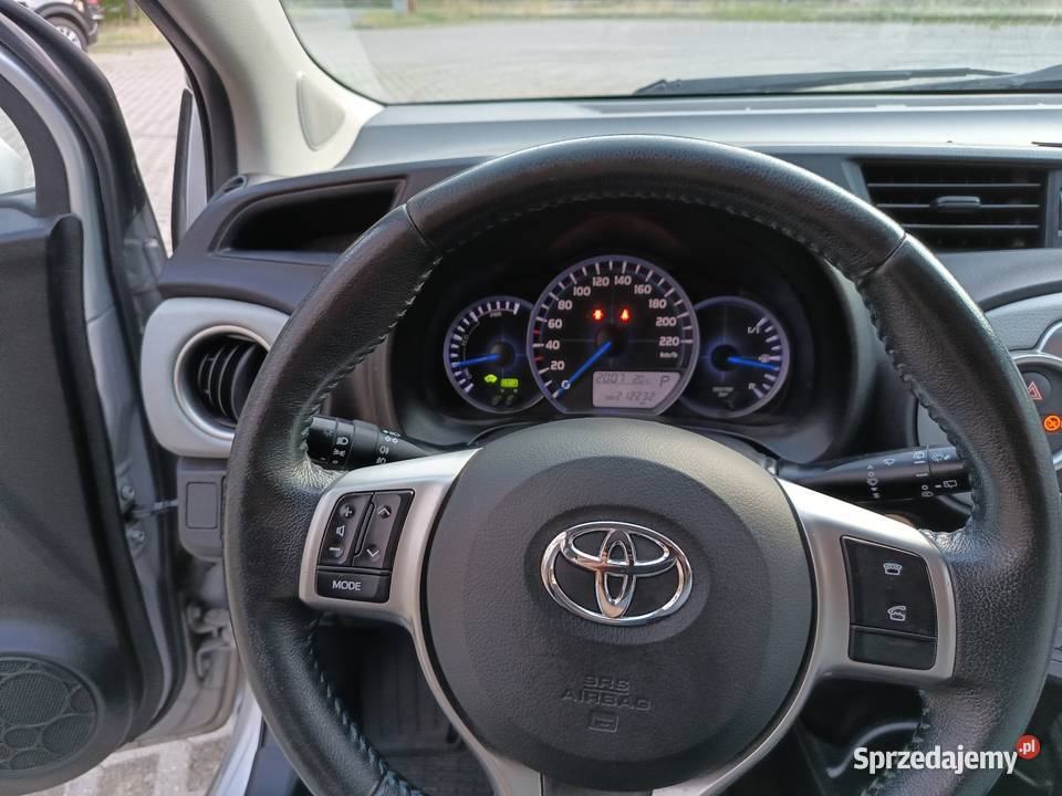 Sprzedam Toyotę Yaris hybrid Samochody osobowe Izabelin C sprzedam
