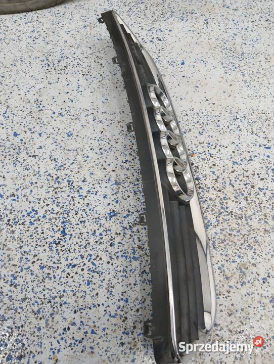 Grill Audi A3 8 L osobowe Części samochodowe kujawsko-pomorskie Sitno