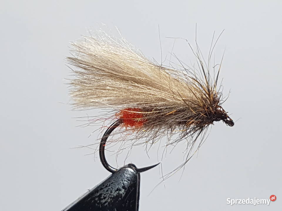 Sztuczne muchy suche chruściki Leśna