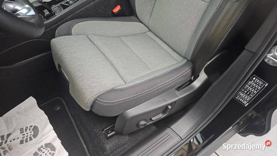 Volvo XC 40 B4 Plus Dark aut Z Polskiego Salonu Warszawa