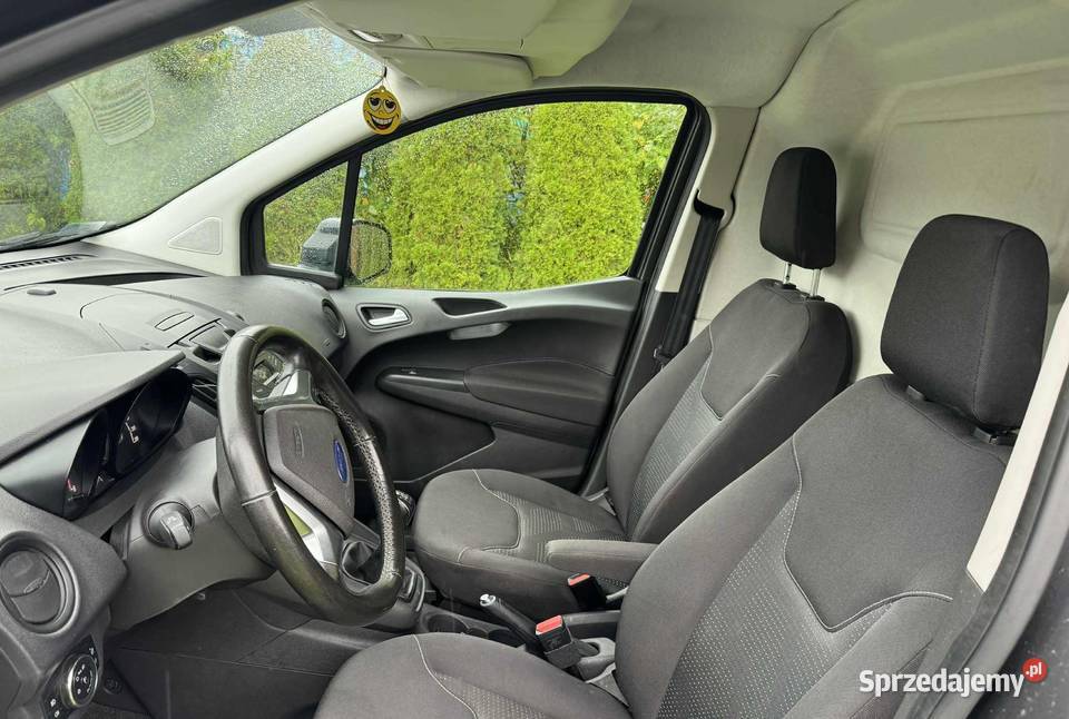 Ford transit courier 2021 niski przebieg polskii pomorskie Mirachowo