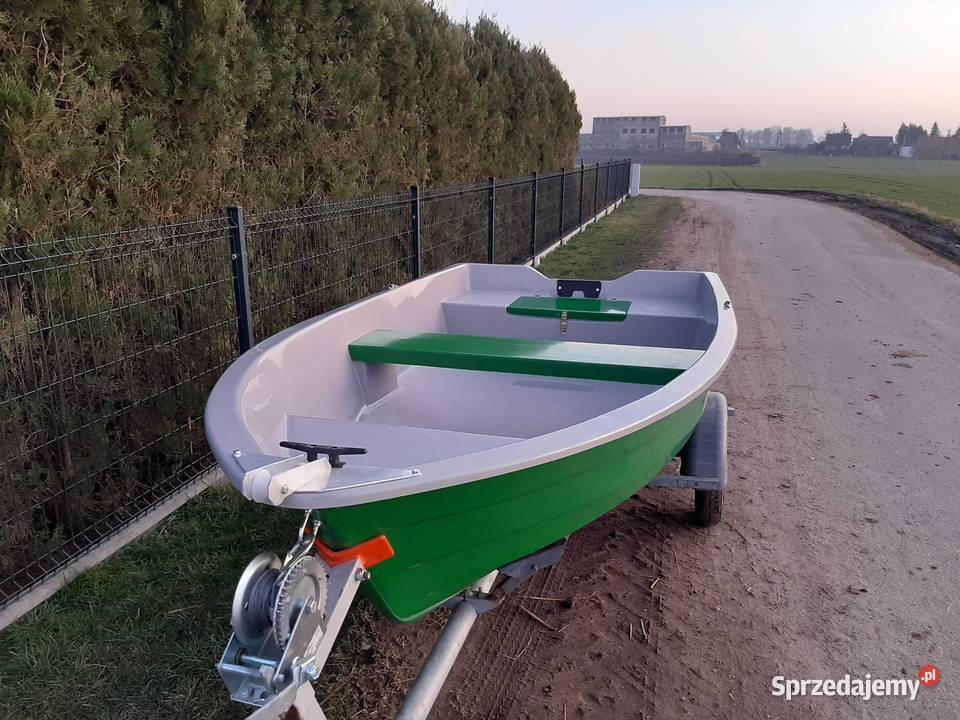 Łódź wiosłowa łódka wędkarka