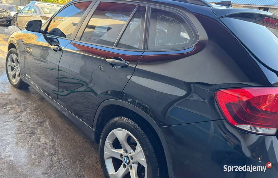 BMW X1 20 BENZYNA SDRIVE 28i Automat 245 serwisowany w ASO Węgrzce sprzedam