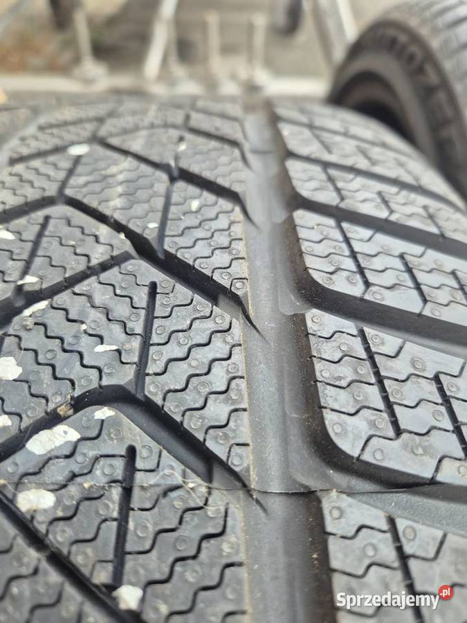 Opony zimowe pirelli sottozero 3 2354019 Wojska sprzedam