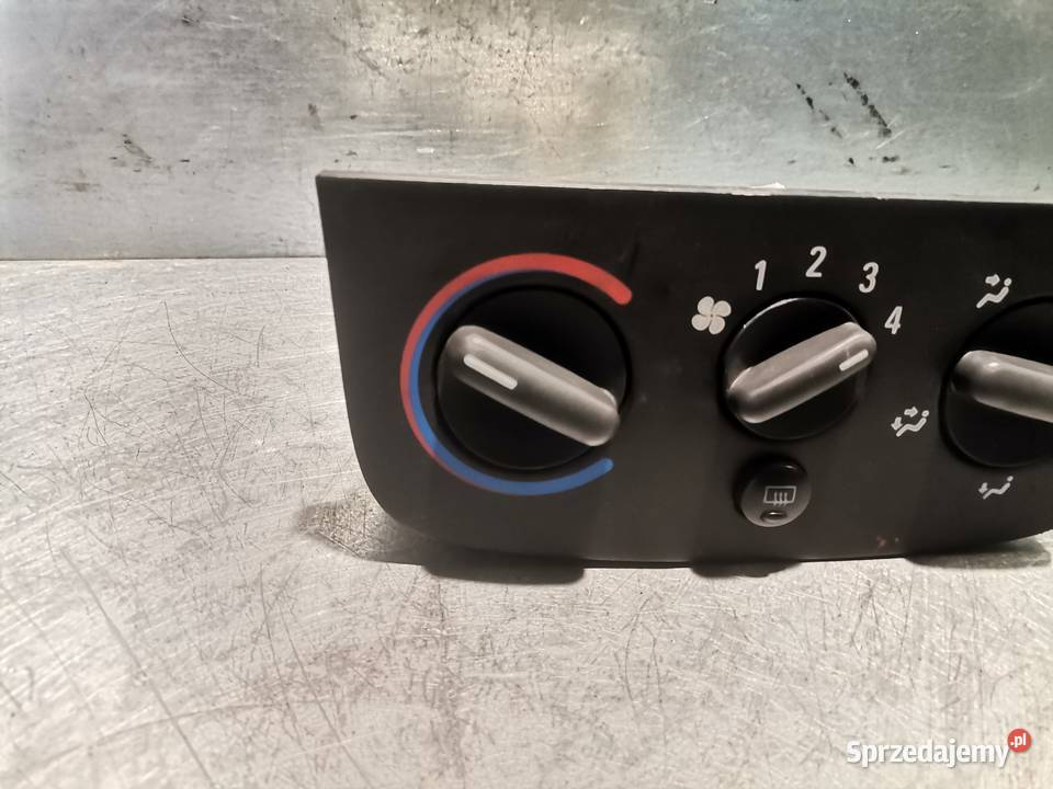 PANEL NAWIEWU OPEL CORSA C Rok produkcji 2002
