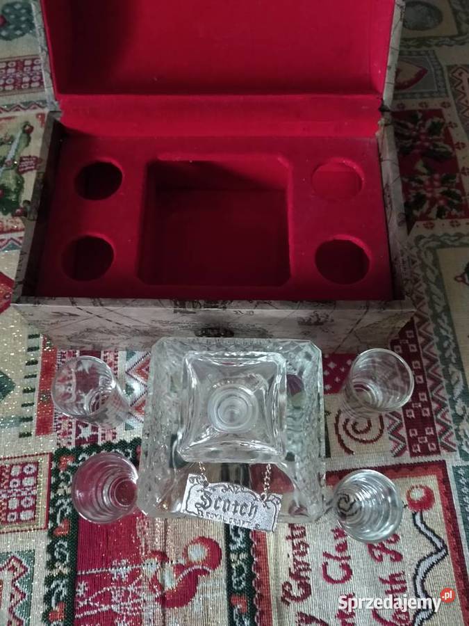 Zestaw w kuferku do likierow mazowieckie