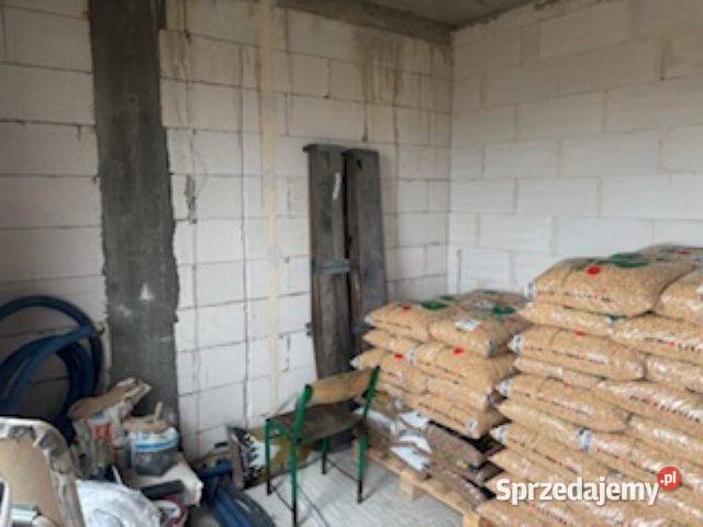 Syndyk sprzeda 12 udziału w budynkuhali Tychy