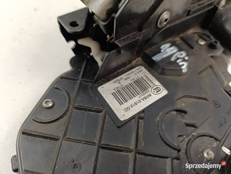RANGE ROVER L320 ZAMEK DRZWI PRZÓD PRAWY 14PIN osobowe Zbierkowo sprzedam