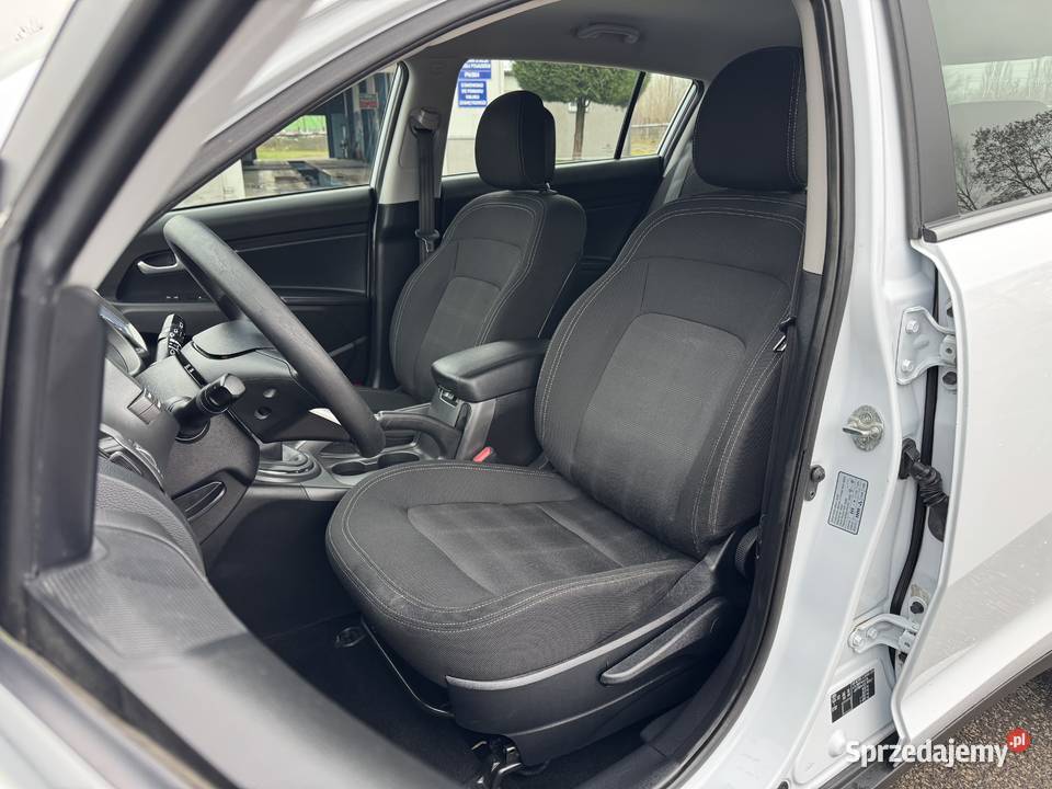 Kia Sportage 16 BENZYNA Klimatyzacja Nawigacja czujnik zmierzchu Konin sprzedam