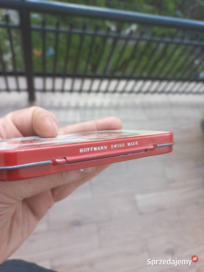 Stare śliczne metalowe pudełko Hoffmann swiss Piastów