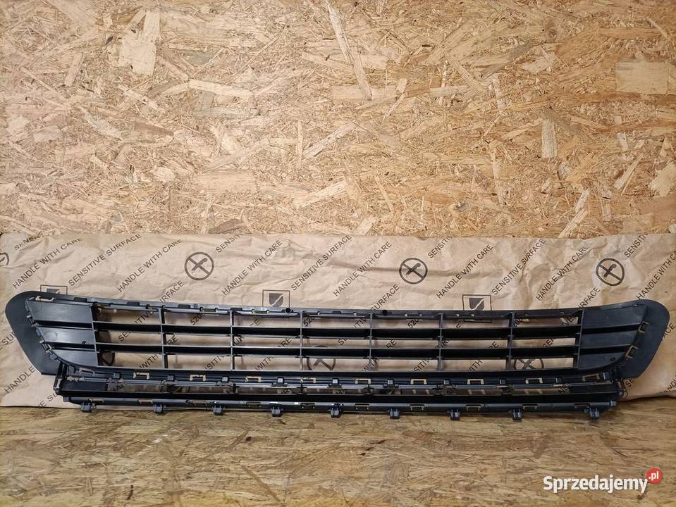VW GOLF VII 1317 ATRAPA KRATKA ŚRODKOWA ZDERZAK Pleszew