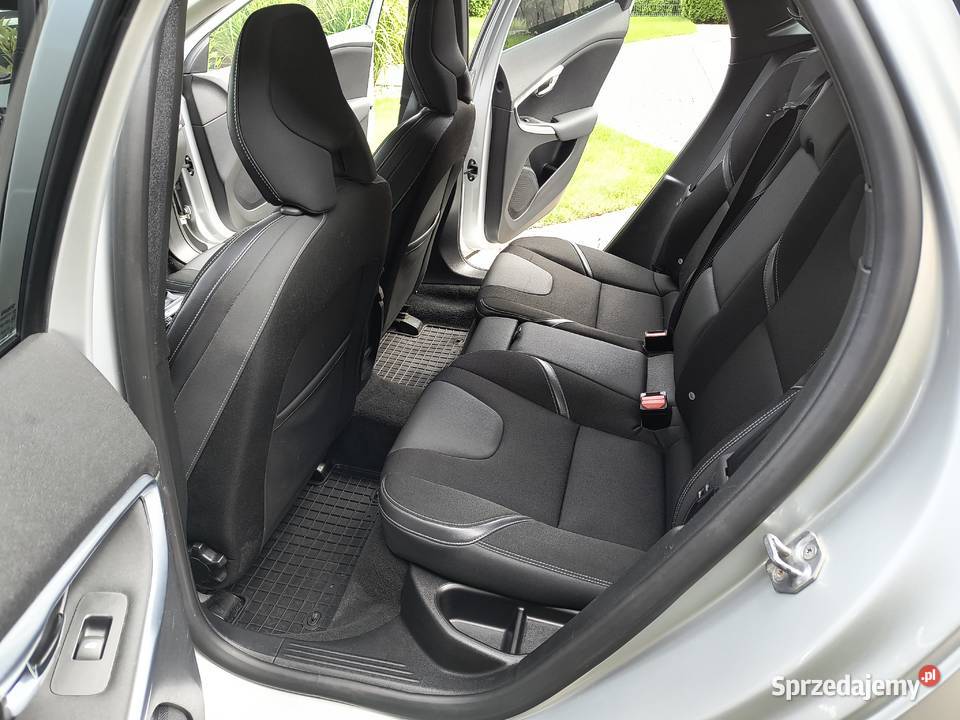 Volvo V40 Mometum 2015r 1600cm3 Sulechów