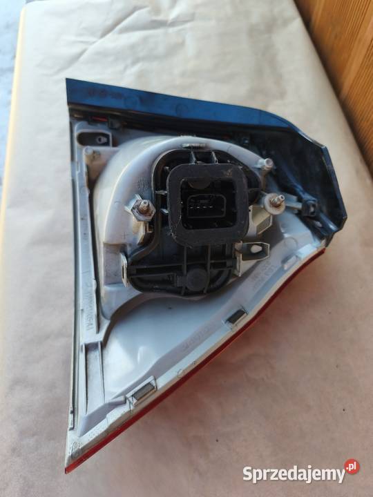 Lampa tył Volkswagen Golf V 5 tylna GTI Rok produkcji 2006 Starachowice