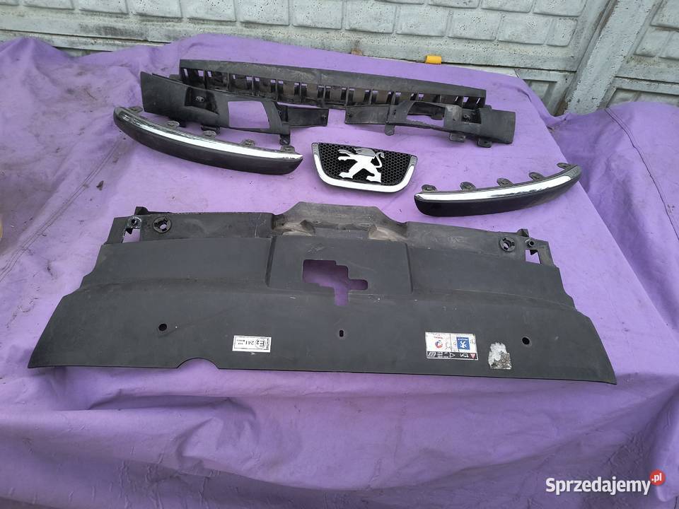 Sprzedam znaczek peugeot 407 i listwy Pozostałe Łękińsko