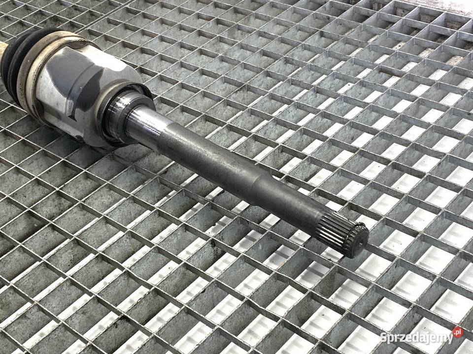 PÓŁOŚ PRAWY PRZÓD MITSUBISHI OUTLANDER III