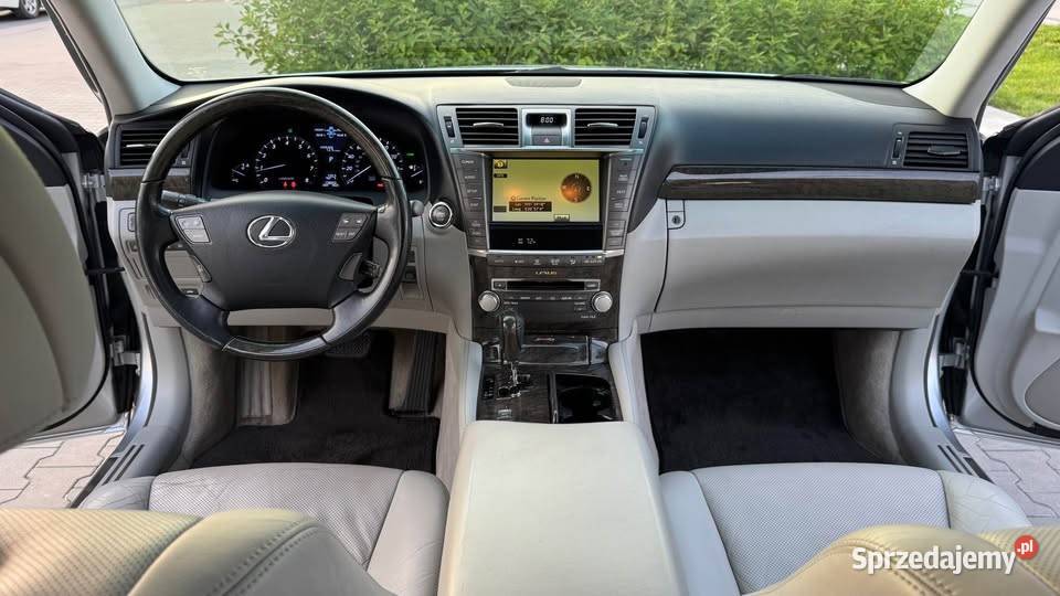 Lexus LS 460 V8 Full bez pneumatyki 2010r