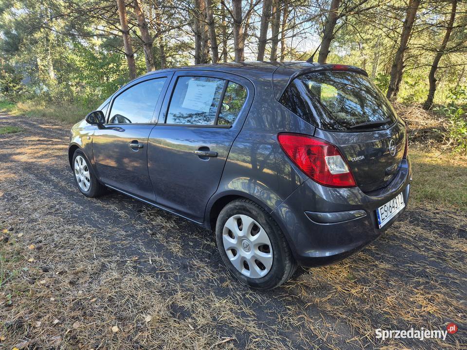 Opel Corsa 12 benzyna Fajny stan Nowy olej I sprzedam