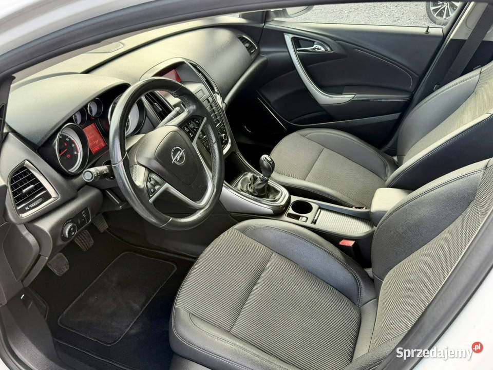 Opel Astra 14T 140 Super Stan Opłacona 174 J autoalarm Zwoleń