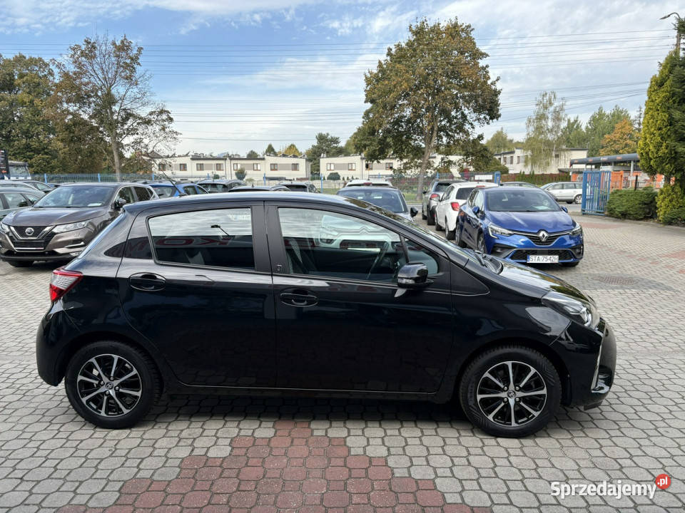 Toyota Yaris 15 Kamera Podgrzewane fotele III kurtyny powietrzne śląskie Tarnowskie Góry