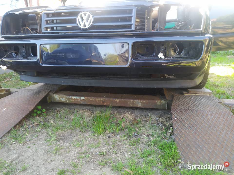 Sprzedam corrado na czesci uszkodzony