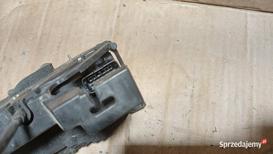 RENAULT CLIO III ZAMEK DRZWI PRAWY 6 PIN 3D Zbierkowo