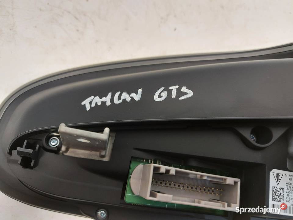 Porsche Taycan GTS 9J1 2023r Licznik zegary