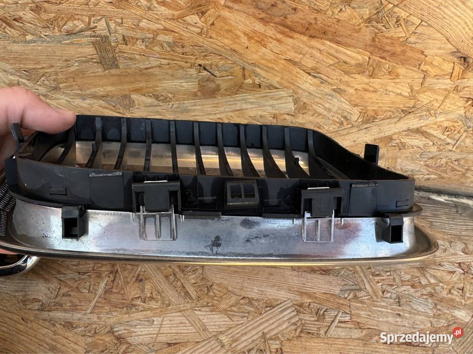 ATRAPA NERKA KRATKA GRILL LEWY LH BMW 3 E36 osobowe Międzychód
