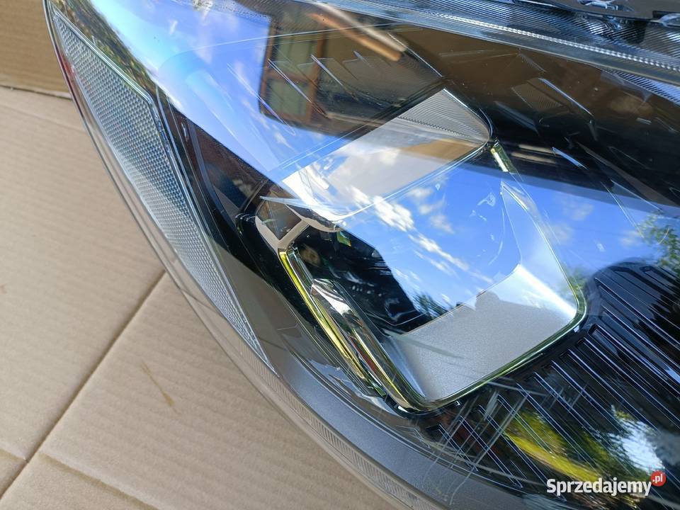 Ford OE LV4B13E016AH reflektor lampa prawa kuga Lampy przednie Drezdenko