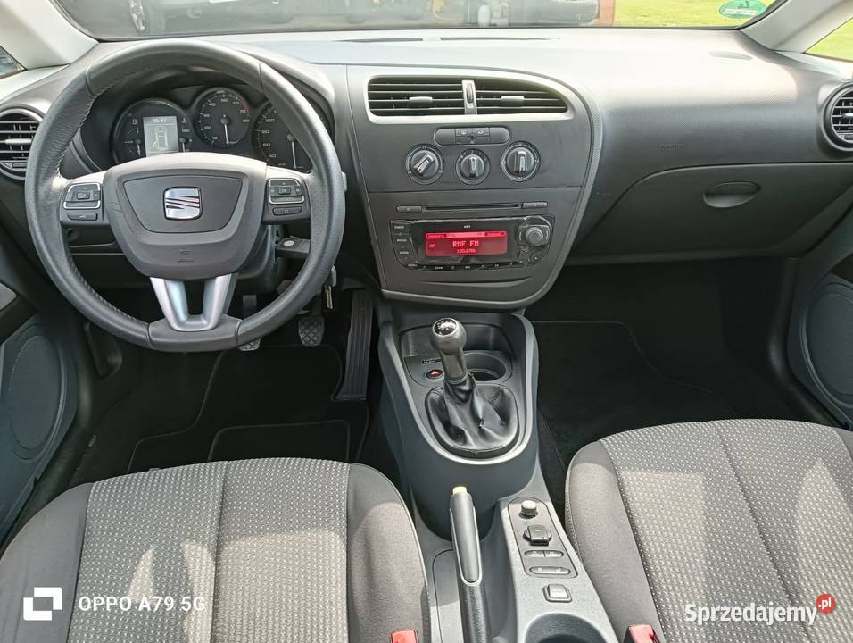 Seat Leon 2 FL 2009r 14 MPI Czarny Metalik manualna