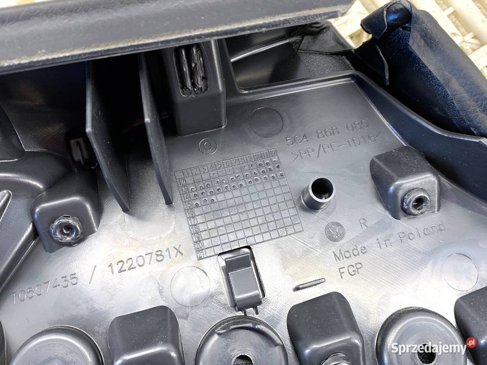 BOCZEK DRZWI PRAWY PRZÓD VW GOLF VII Hatchback