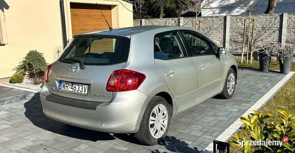 Sprzedam Toyotę Auris osoby prywatnej prawie Radom