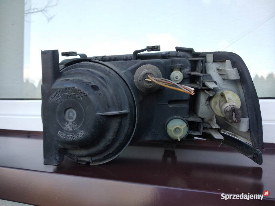 Audi 80 B4 lampa przednia prawa reflektor przód osobowe Sieradz