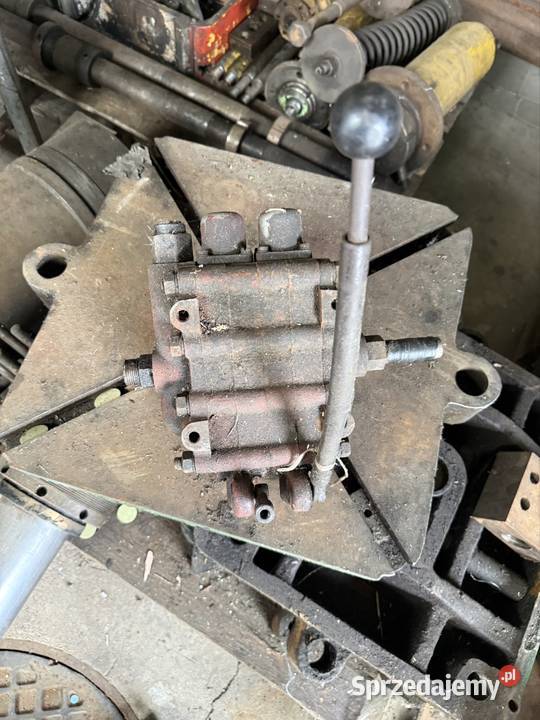 Rozdzielacz hydrauliczny RBS 1616 Rzemień
