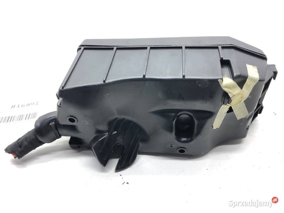 SKRZYNKA BEZPIECZNIKÓW SKODA KAMIQ Crossover 10