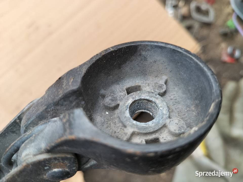 AUDI 80 B4 8A9955407 KOMBI RAMIE TYLNEJ osobowe Pozostałe sprzedam