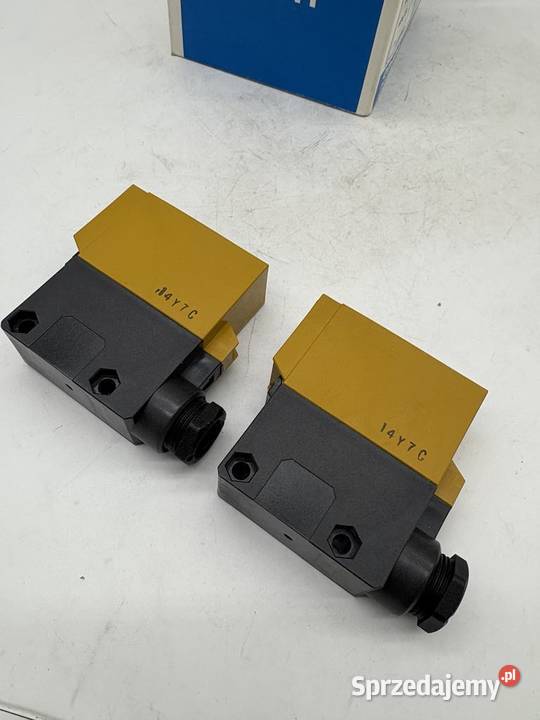 Omron E3A210M4DG Czujnik fotoelektryczny