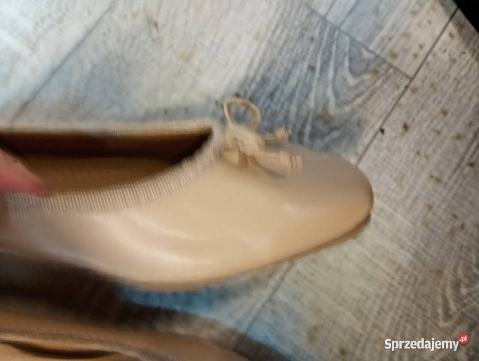 39 ASOS Design Beżowe Baleriny biznesowe z Asos Balerinki