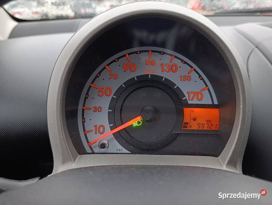 Salon PolskaNiski przebieg 5d 10 VVTi 68