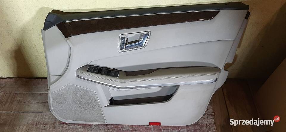 Boczek tapicerka drzwi Mercedes W212 Prawy przód Drzwi Włoszczowa sprzedam