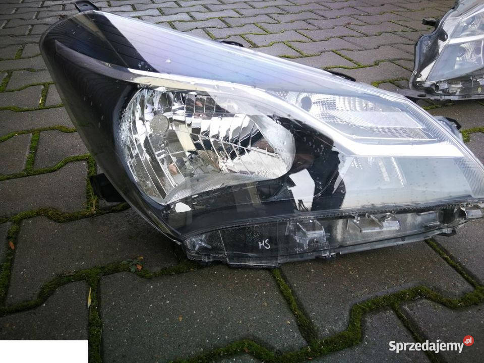 TOYOTA YARIS III LIFT REFLEKTOR lubelskie Kozubszczyzna