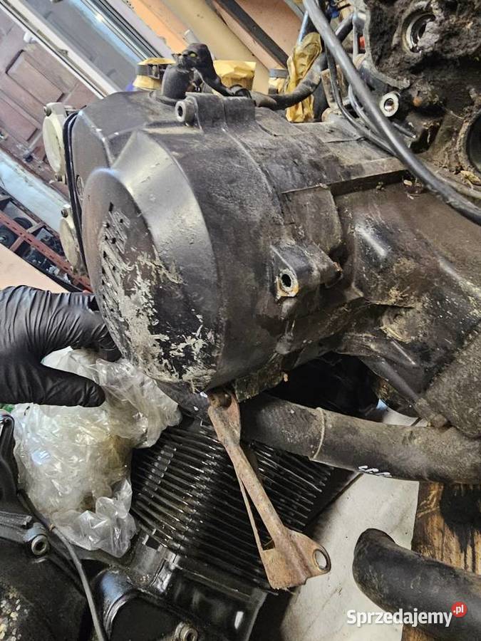 Yamaha FZS 600 Fazer pokrywa dekiel lewy lewa dolnośląskie Jelenia Góra