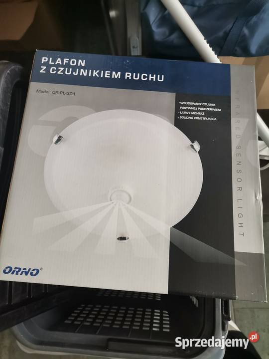 Plafon z czujnikiem ruchu sprzedam